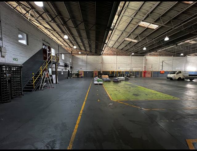 2,512M² WAREHOUSE TO LET IN BEACONVALE